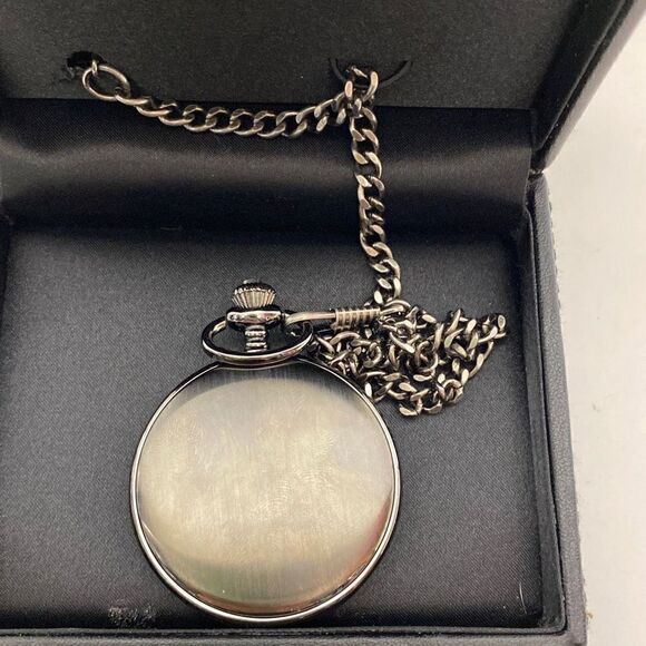 Danbury Vintage Men's Round Pocket Silver Watch With Chain & Box - Picture 5 of 8